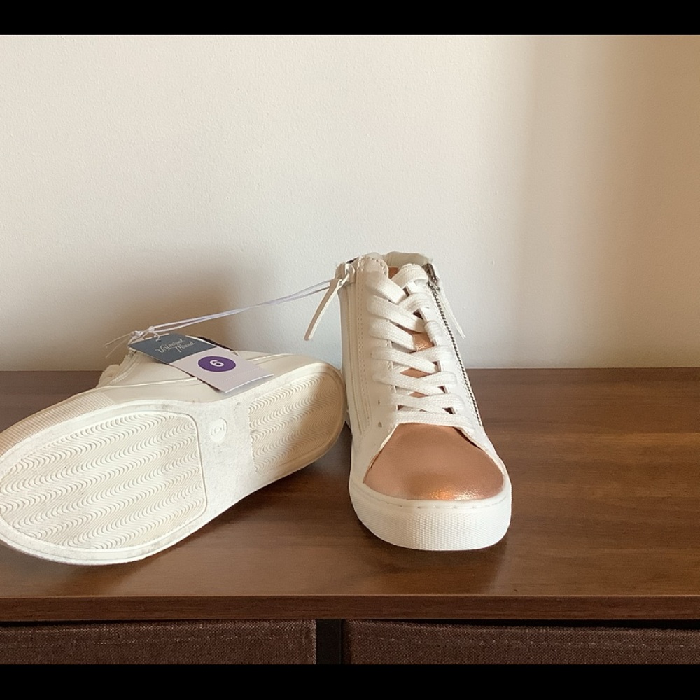 Universal Thread tennis shoes - Picture 7 of 8